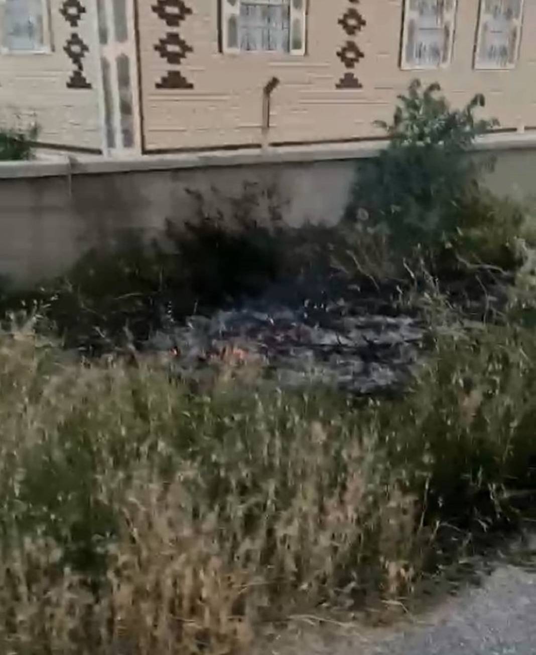 Konya'daki mahallede peş peşe iki yangın çıktı! Birisini söndürdüler, diğeri çıktı 2